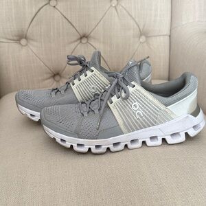 On Running Cloudtec Sneakers in Gray and Cream